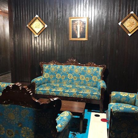 Mimi Guest House Syariah Pangkalanbuun Exteriör bild